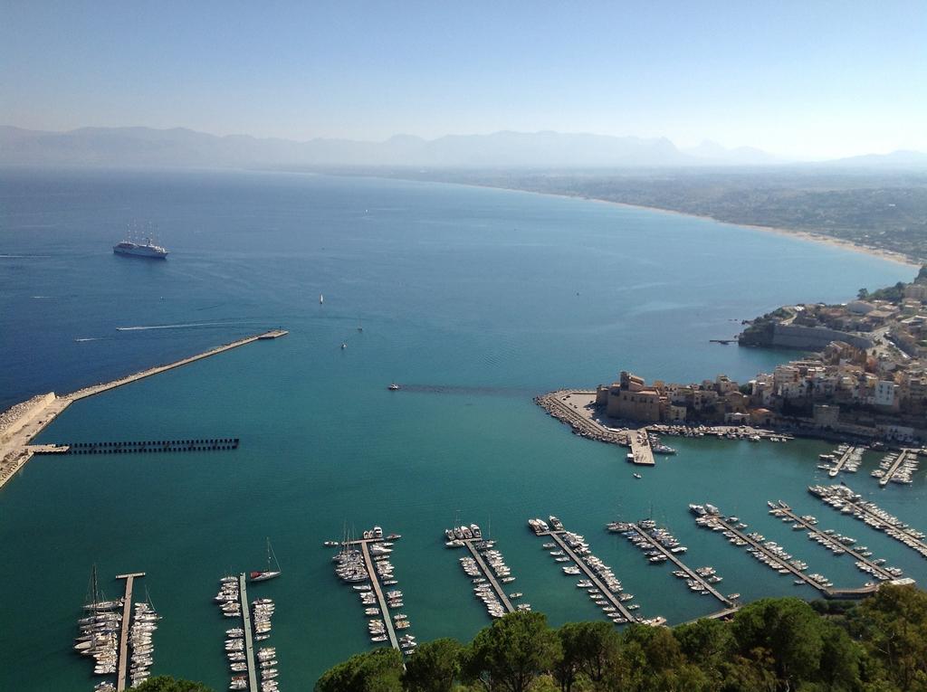 Casa Chiarenza Hotel Castellammare del Golfo Bagian luar foto